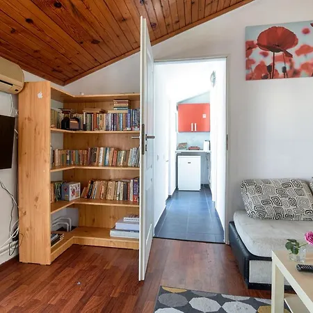 Walter Apartment