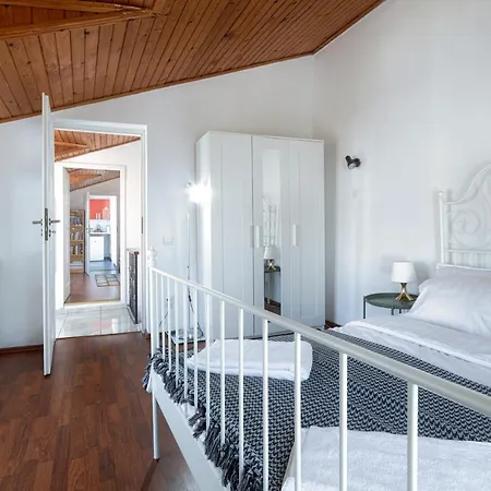 Walter Apartment